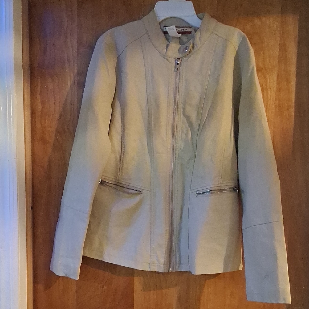 Tudor Court Cream Jacket Size Small
